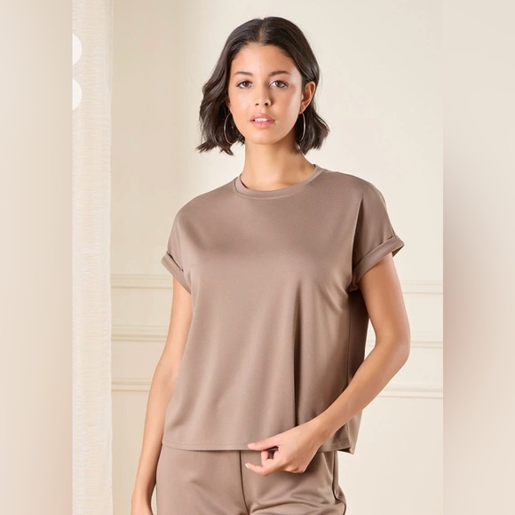 Tops - Women’s Rolled Sleeve Stretch Top Blouss NWT size L